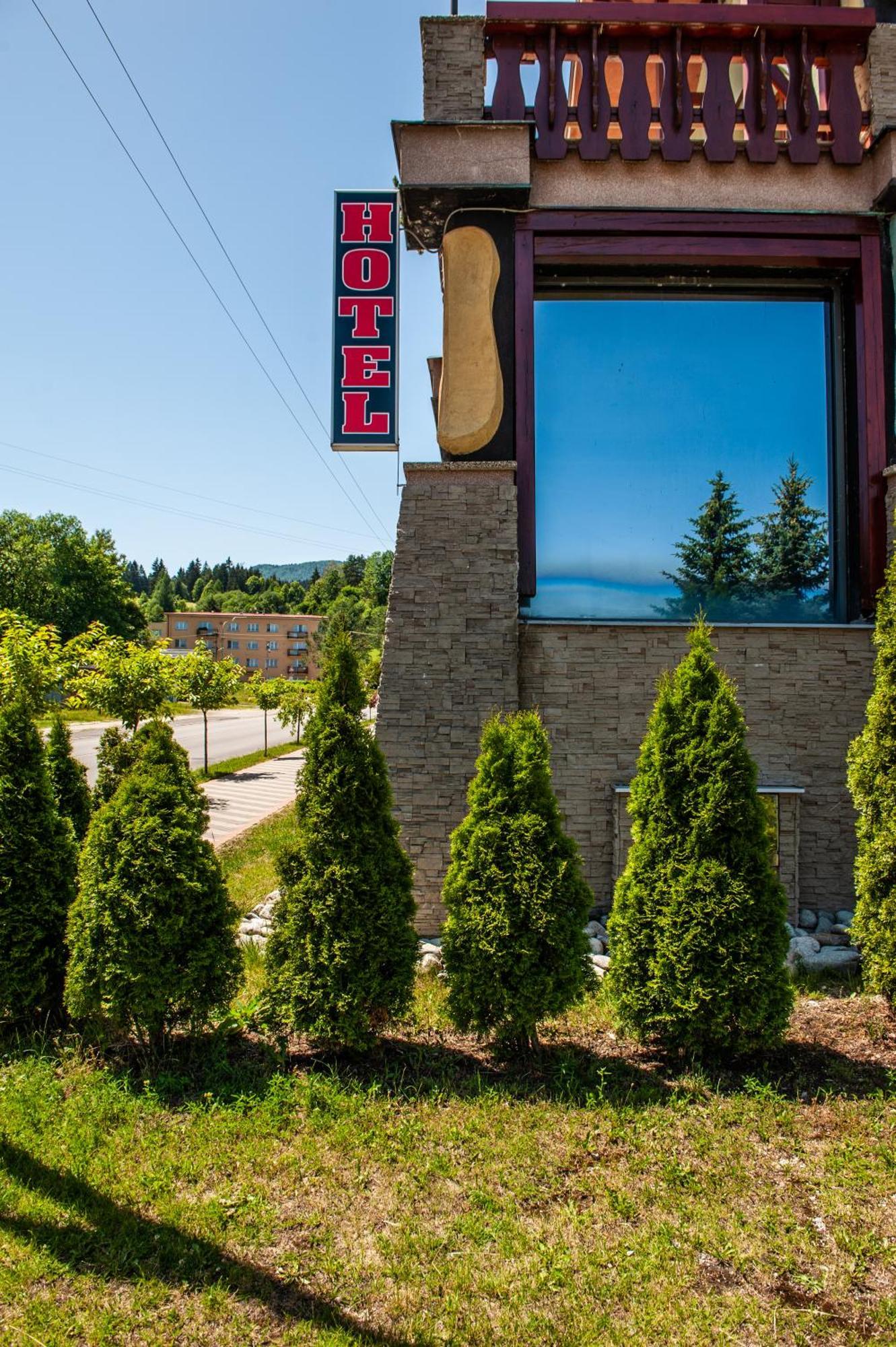 Hotel Acko Ruzomberok Bagian luar foto